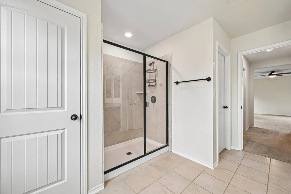 4002 Kings Canyon Drive Taylor, TX 76574