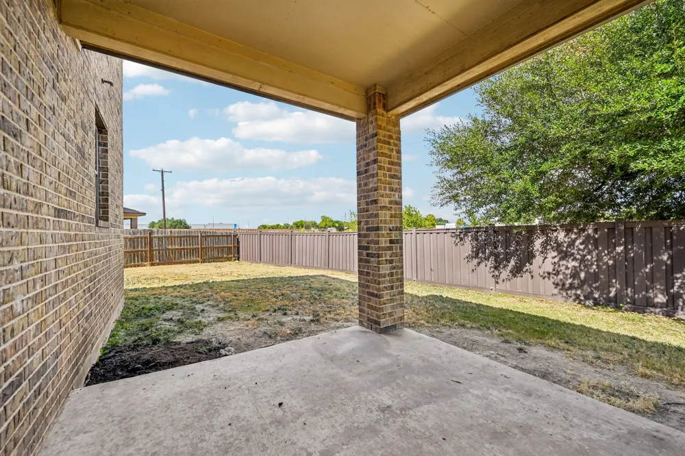 4002 Kings Canyon Drive Taylor, TX 76574