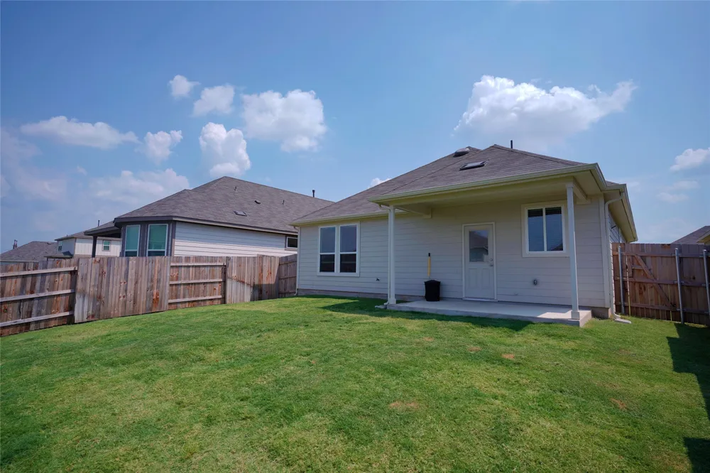 545 Tree Nut Loop Buda, TX 78610