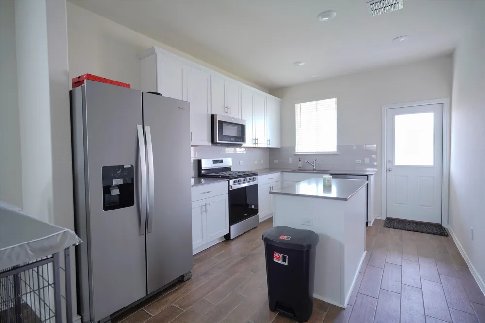 545 Tree Nut Loop Buda, TX 78610