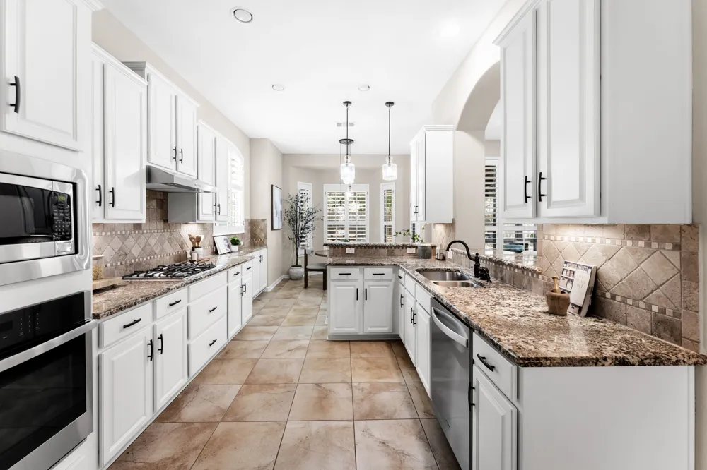 12025 Montclair Bend Austin, TX 78732