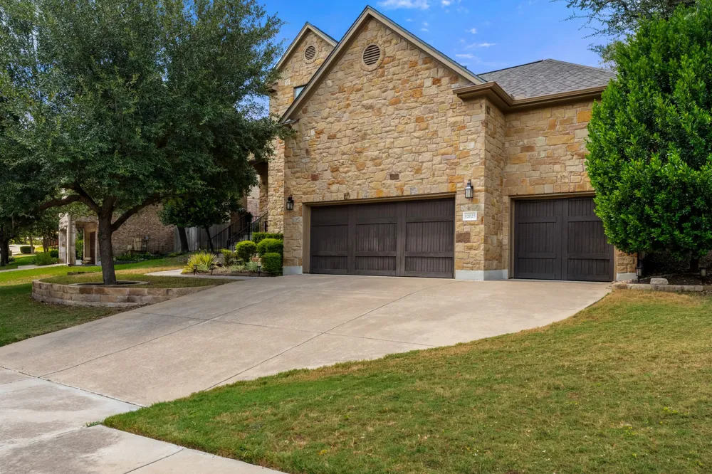 12025 Montclair Bend Austin, TX 78732