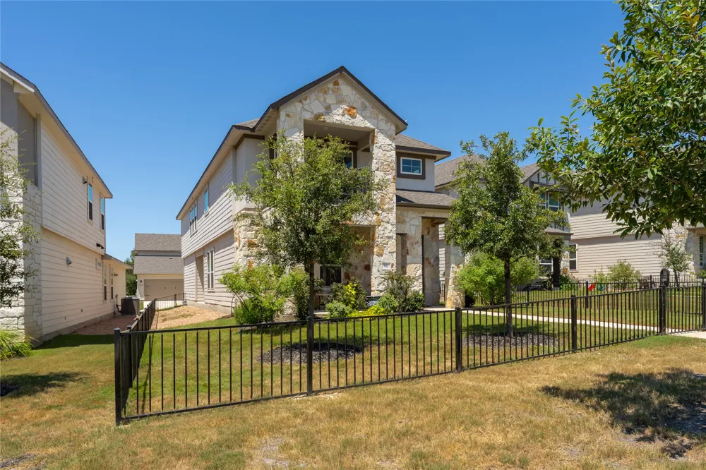 917 Lone Peak Way Dripping Springs, TX 78620