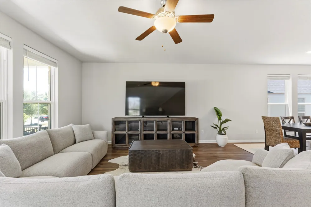 917 Lone Peak Way Dripping Springs, TX 78620