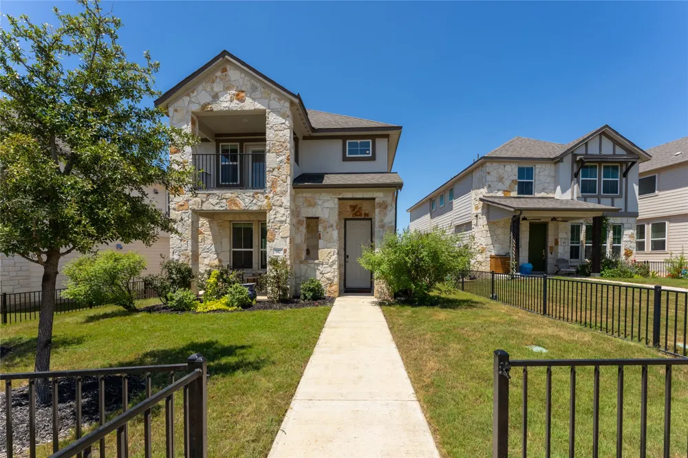 917 Lone Peak Way Dripping Springs, TX 78620