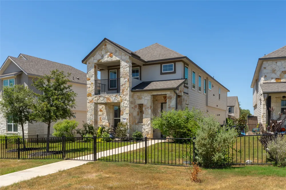 917 Lone Peak Way Dripping Springs, TX 78620