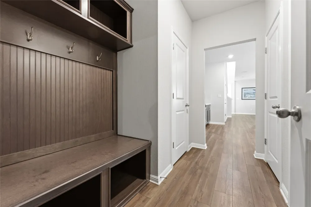 917 Lone Peak Way Dripping Springs, TX 78620