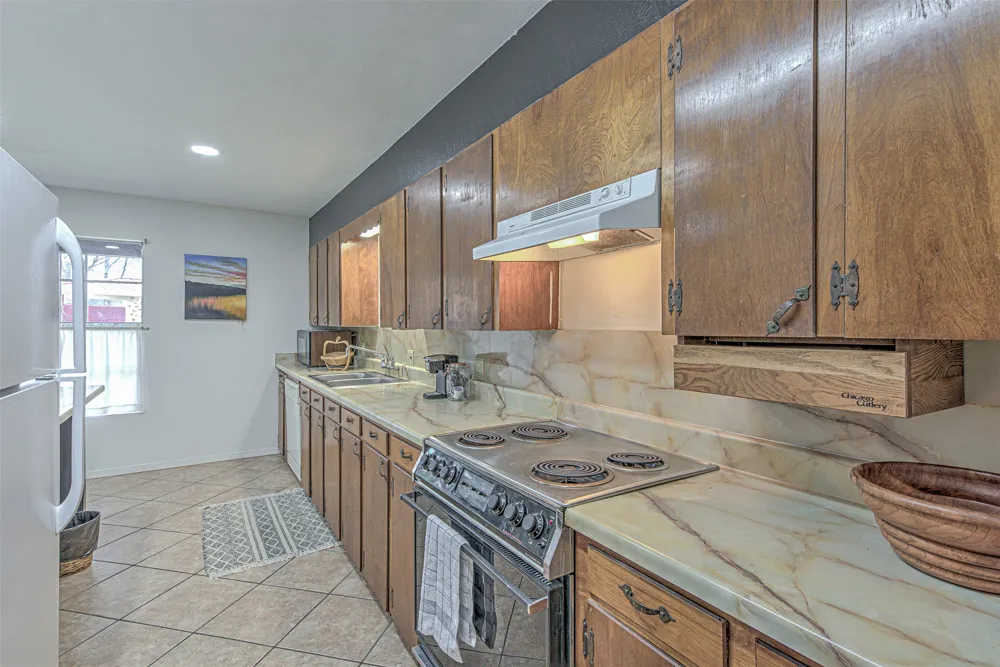 5304 Bedford Kingsland, TX 78639