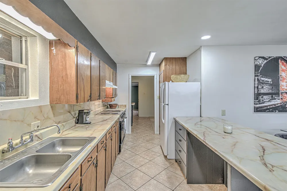5304 Bedford Kingsland, TX 78639