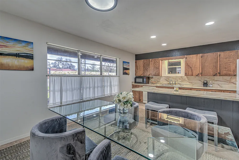 5304 Bedford Kingsland, TX 78639