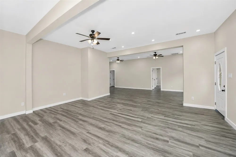 1714 Meadowbrook Lane Irving, TX 75061