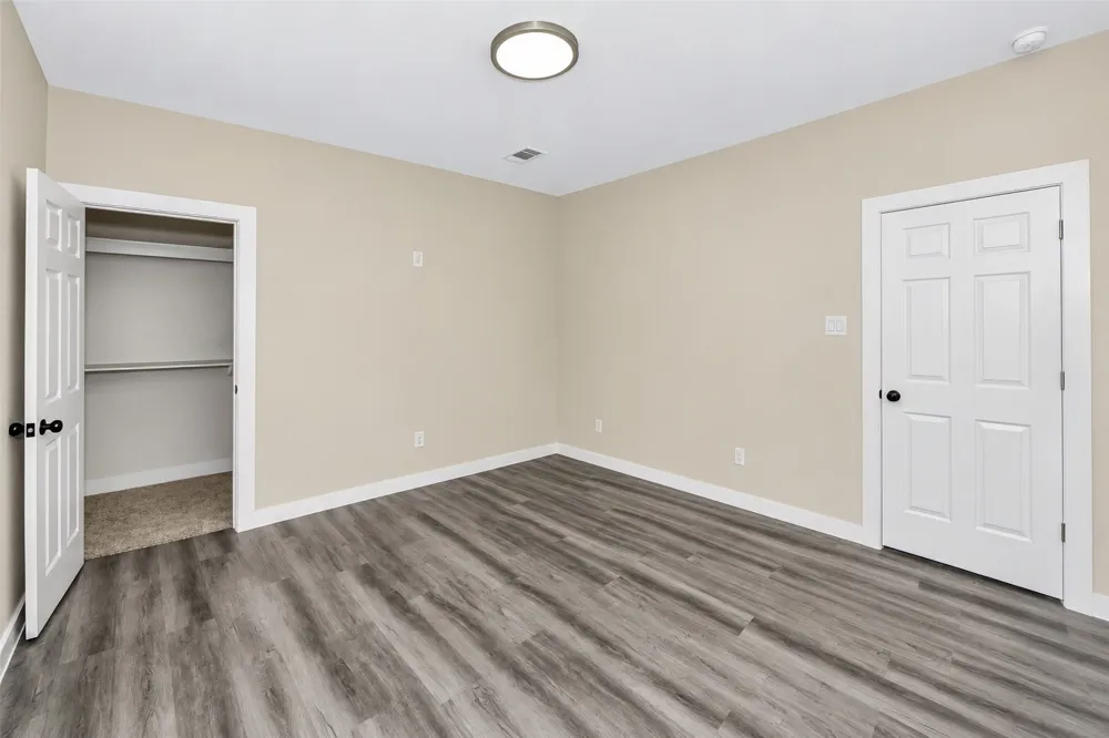 1714 Meadowbrook Lane Irving, TX 75061