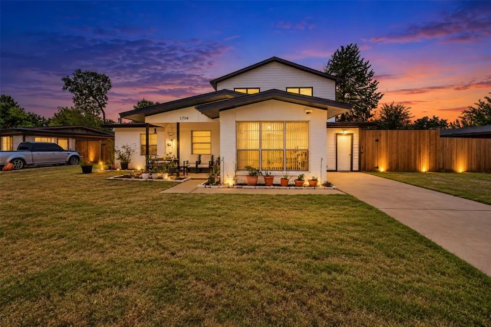 1714 Meadowbrook Lane Irving, TX 75061