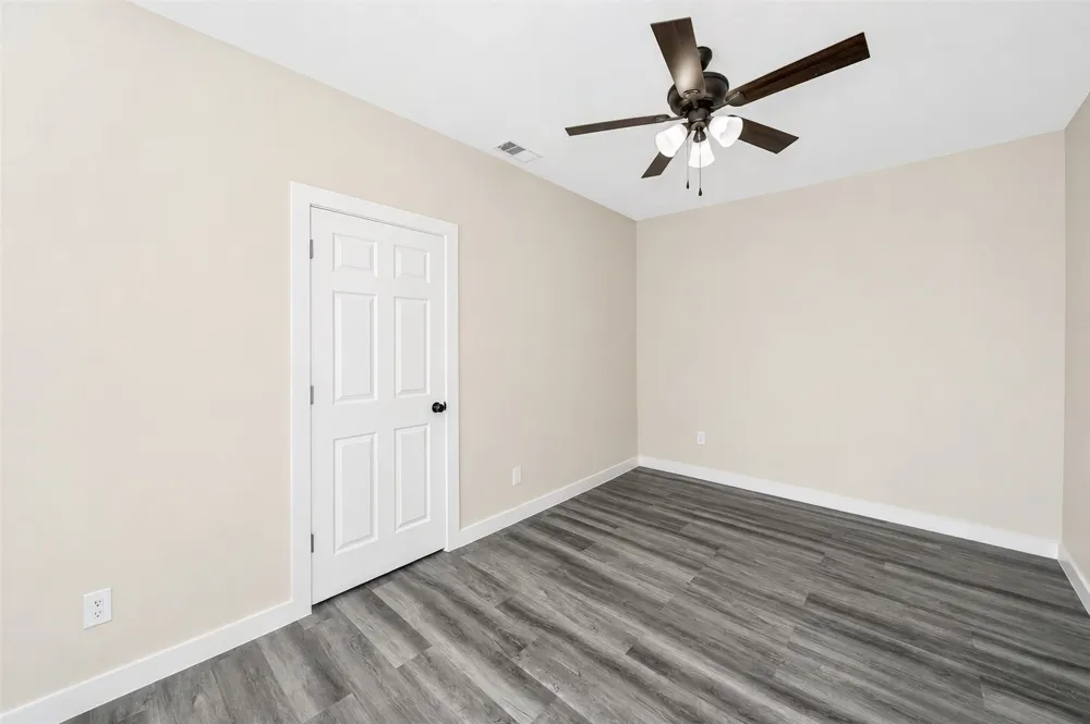 1714 Meadowbrook Lane Irving, TX 75061