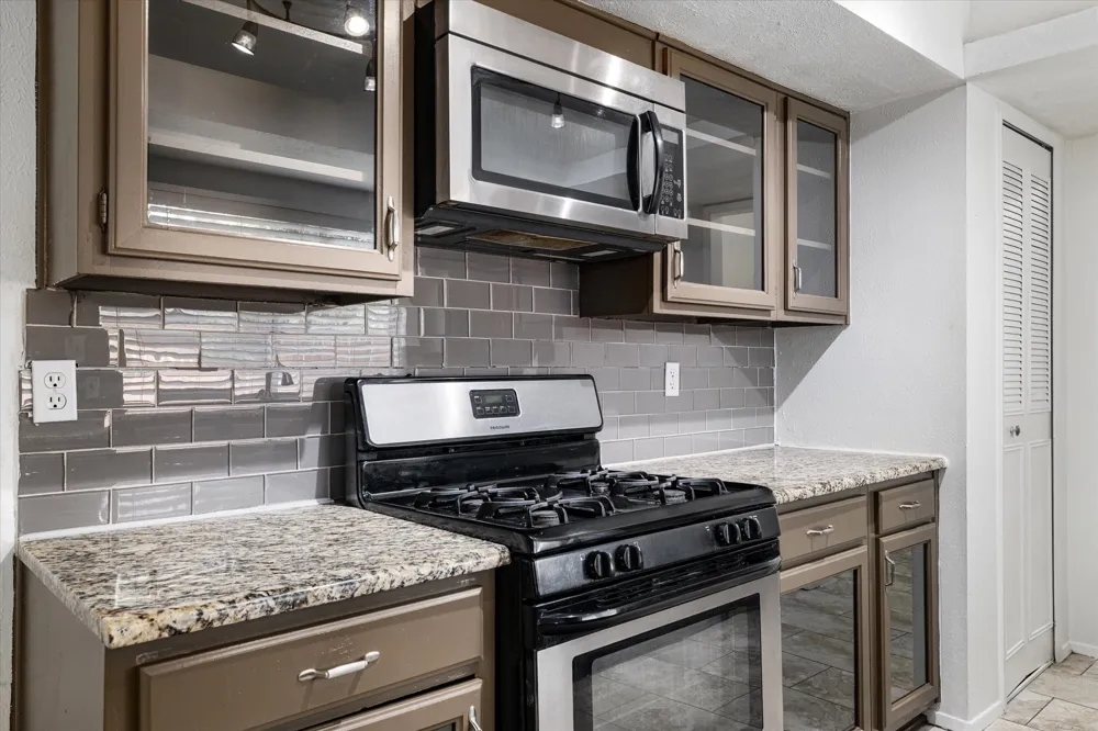 1831 Chamberlain Drive Carrollton, TX 75007
