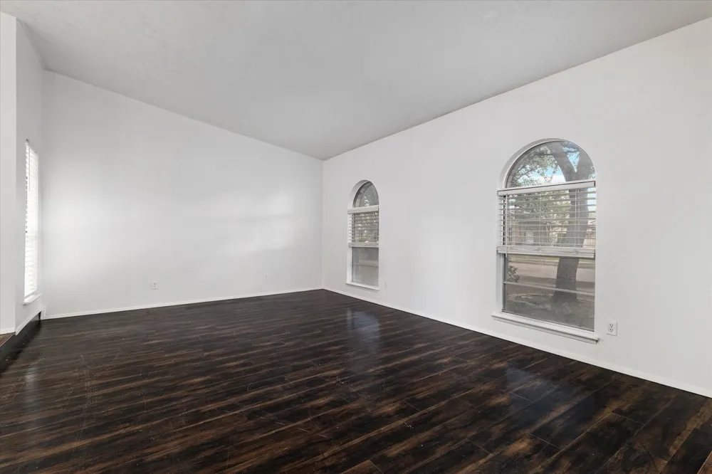 1831 Chamberlain Drive Carrollton, TX 75007
