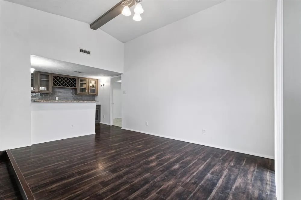 1831 Chamberlain Drive Carrollton, TX 75007
