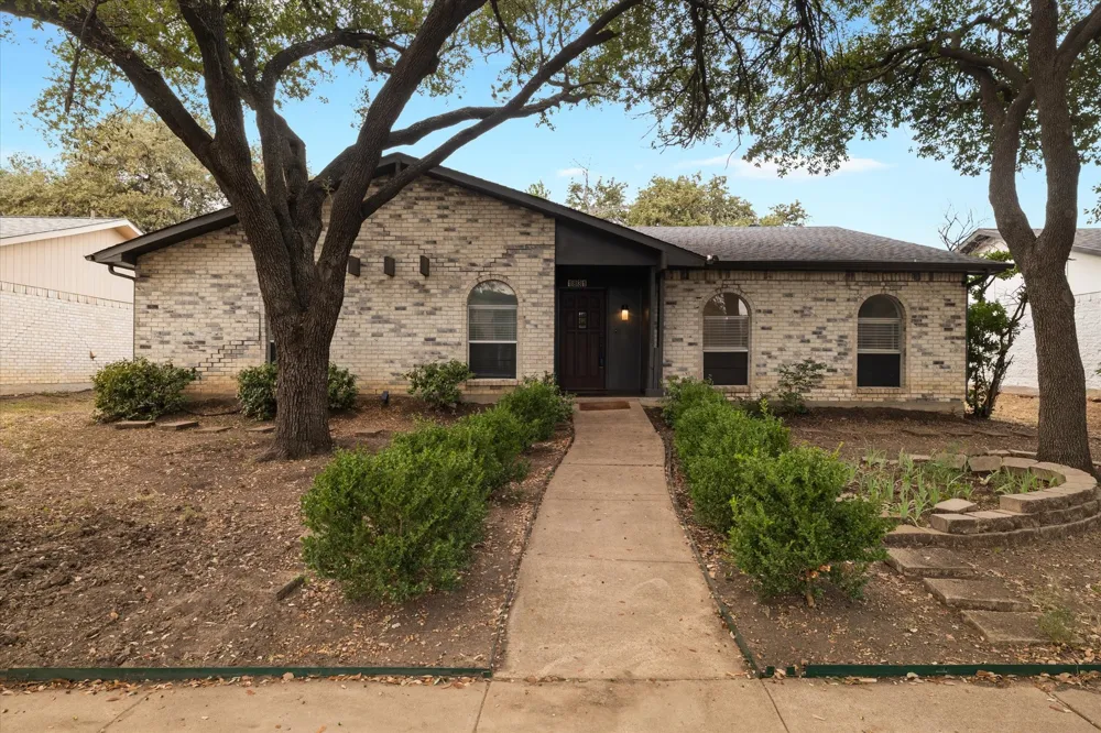 1831 Chamberlain Drive Carrollton, TX 75007