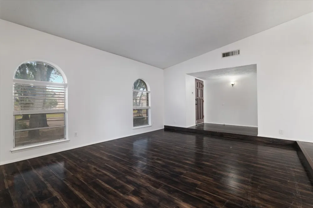 1831 Chamberlain Drive Carrollton, TX 75007