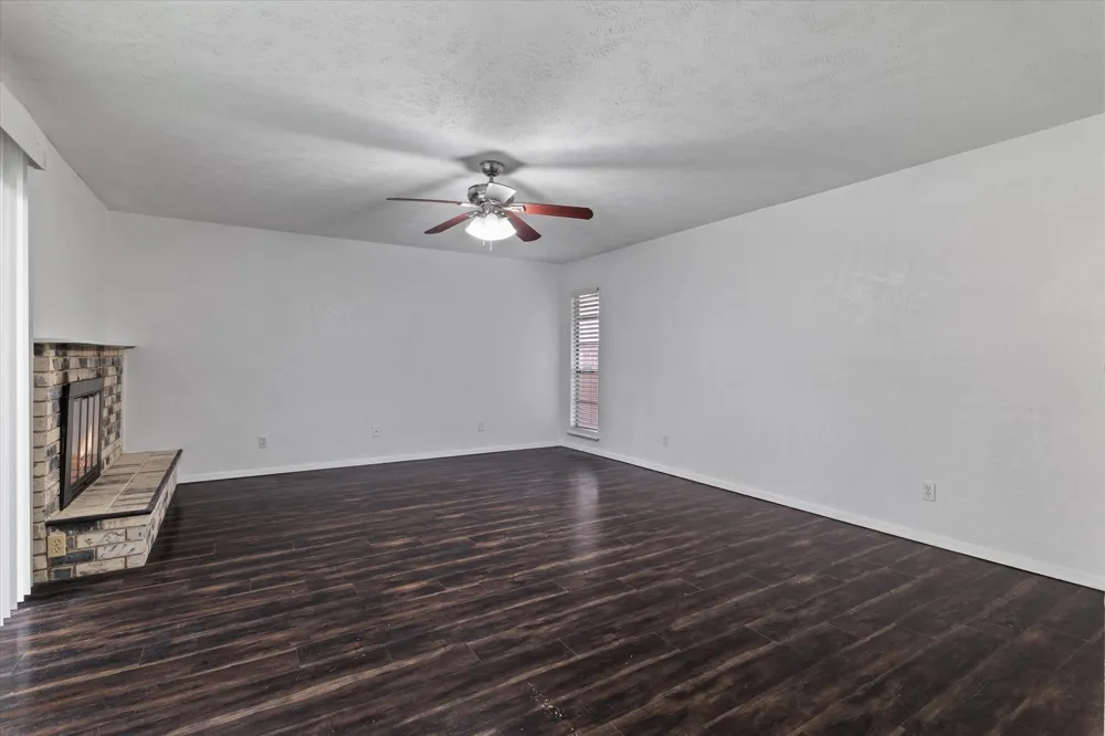 1831 Chamberlain Drive Carrollton, TX 75007