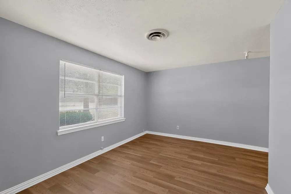 222 W Union Bower Road Irving, TX 75061