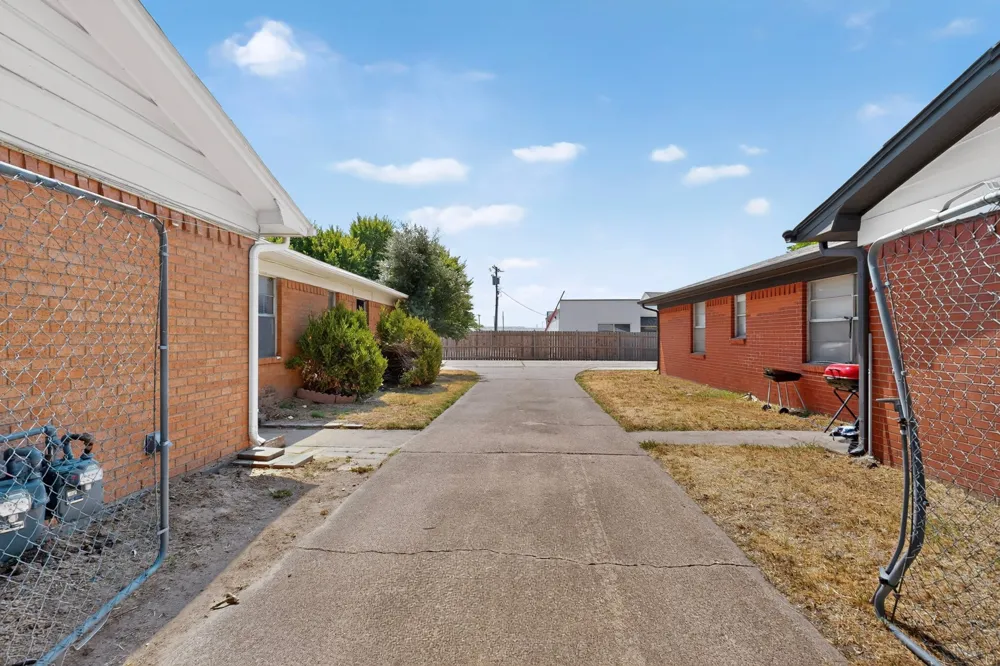 222 W Union Bower Road Irving, TX 75061