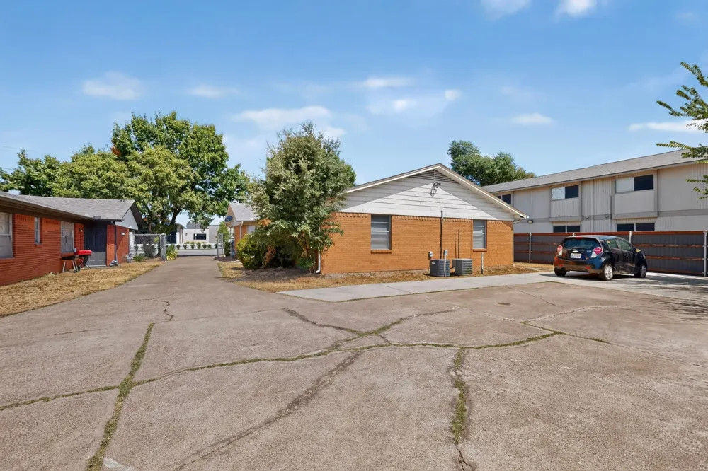 222 W Union Bower Road Irving, TX 75061