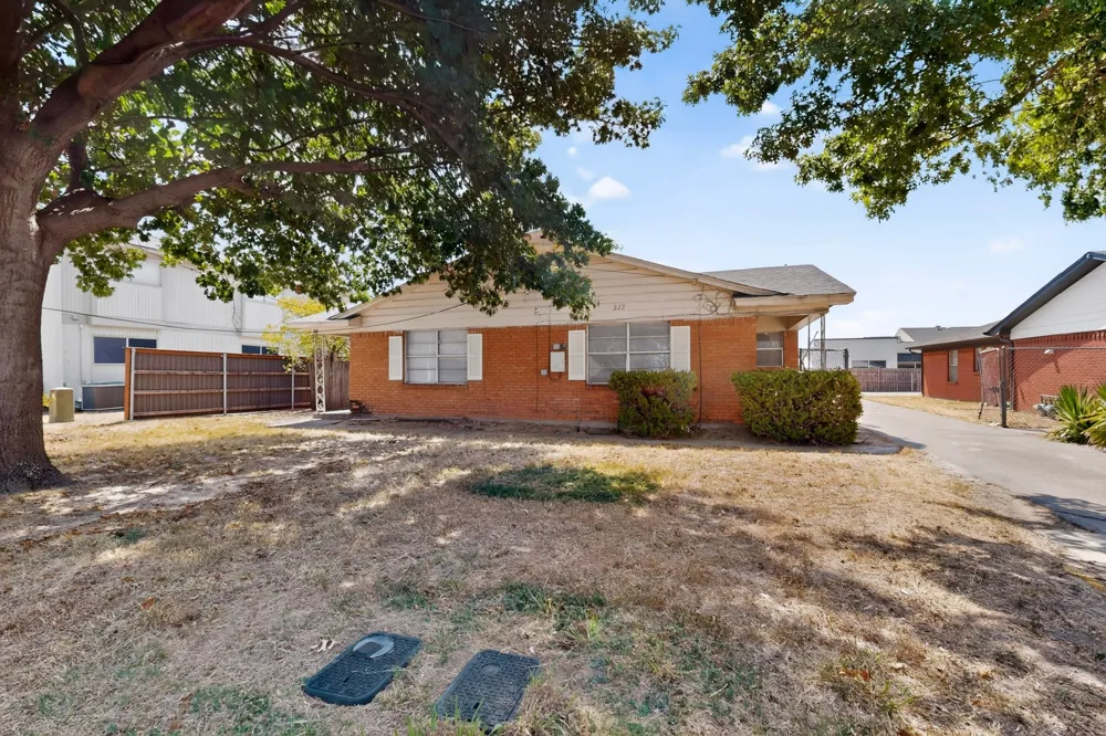 222 W Union Bower Road Irving, TX 75061