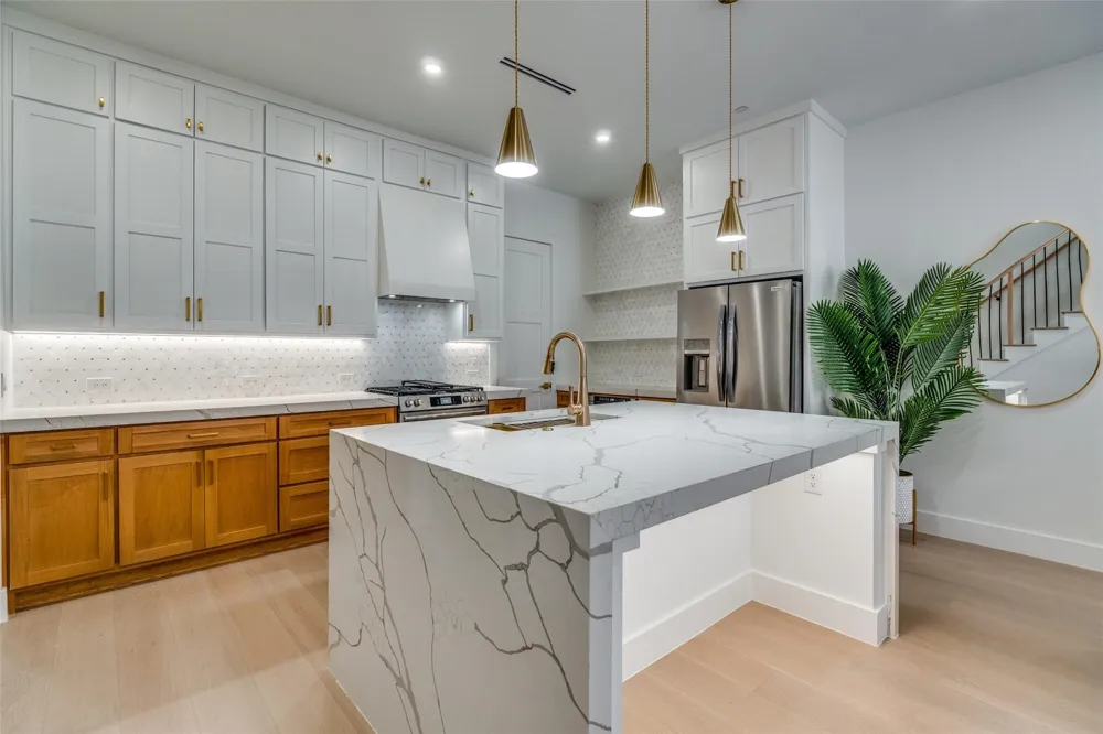 708 W 10th Street #104 Dallas, TX 75208