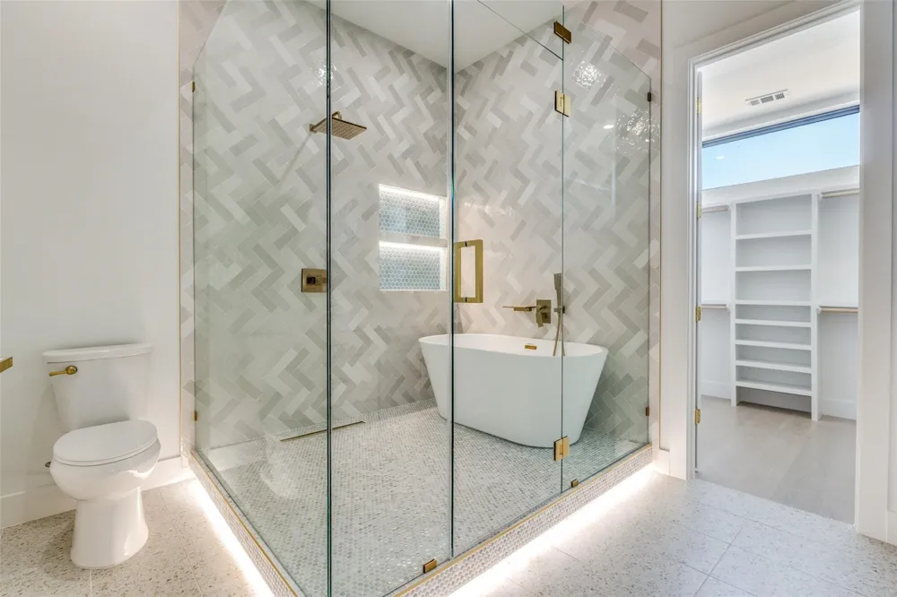 708 W 10th Street #104 Dallas, TX 75208