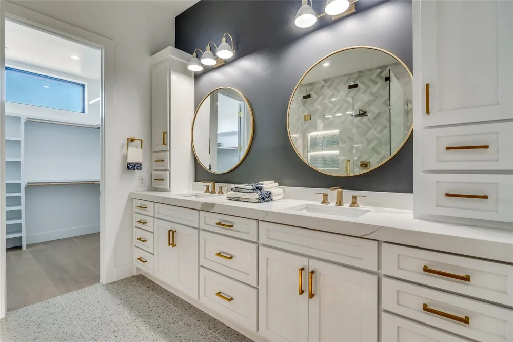 708 W 10th Street #104 Dallas, TX 75208
