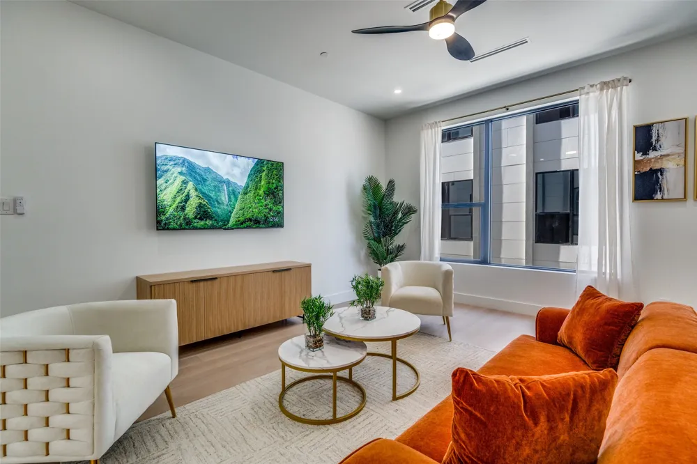 708 W 10th Street #104 Dallas, TX 75208