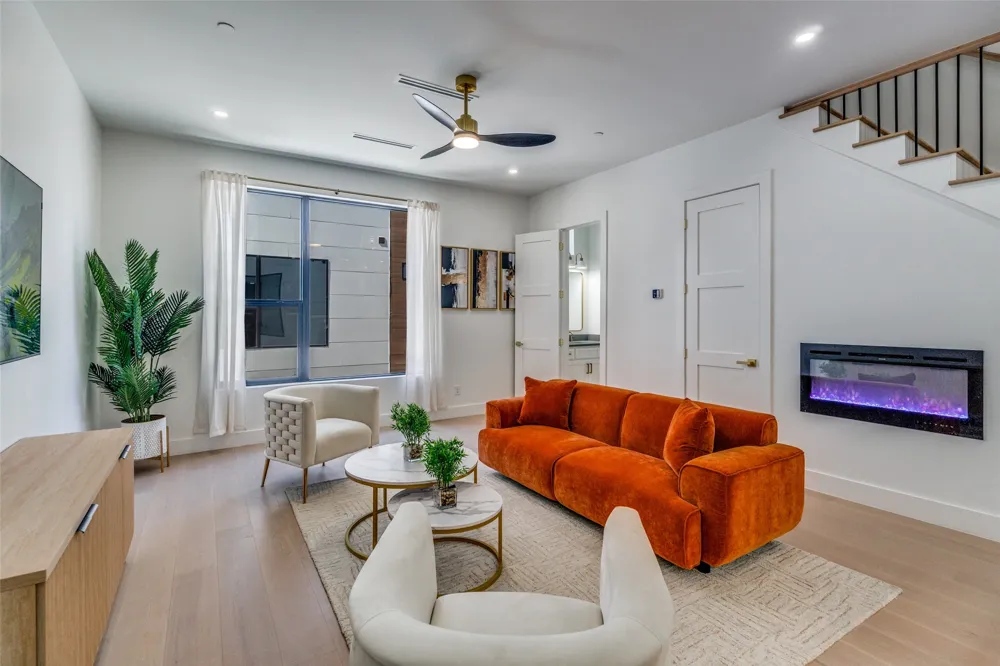 708 W 10th Street #104 Dallas, TX 75208