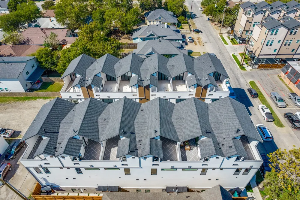 708 W 10th Street #104 Dallas, TX 75208