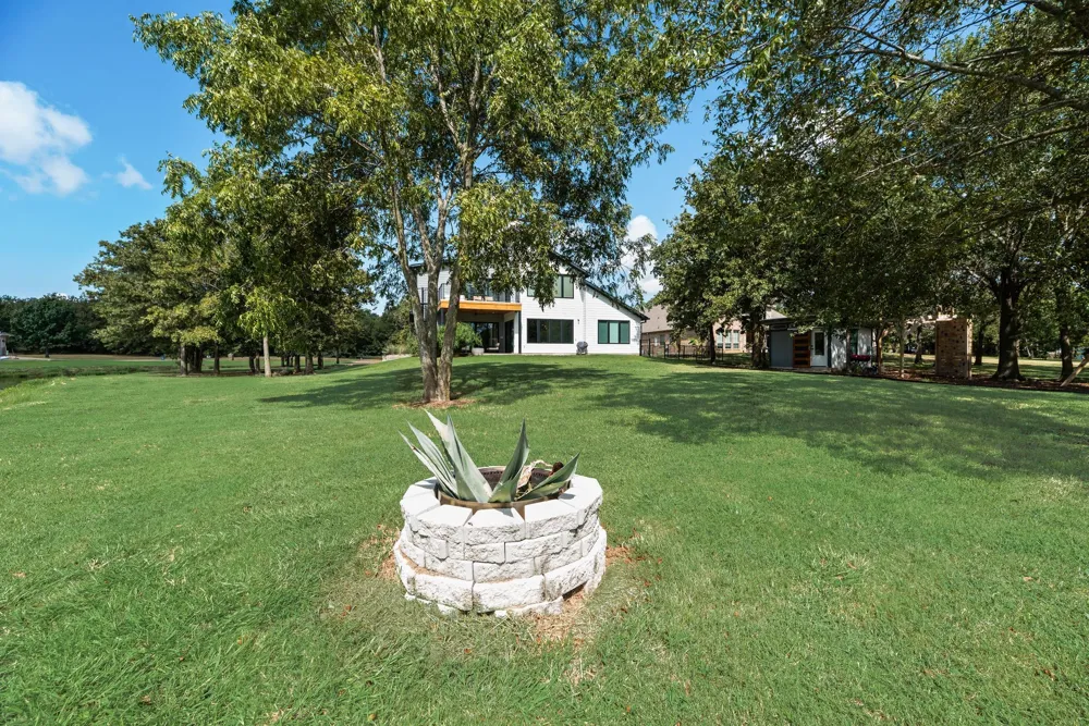 708 Clear Water Court Corsicana, TX 75109