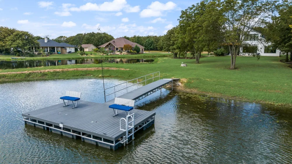 708 Clear Water Court Corsicana, TX 75109