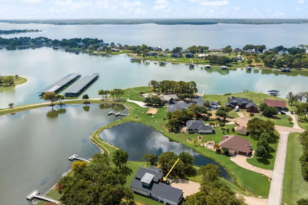 708 Clear Water Court Corsicana, TX 75109