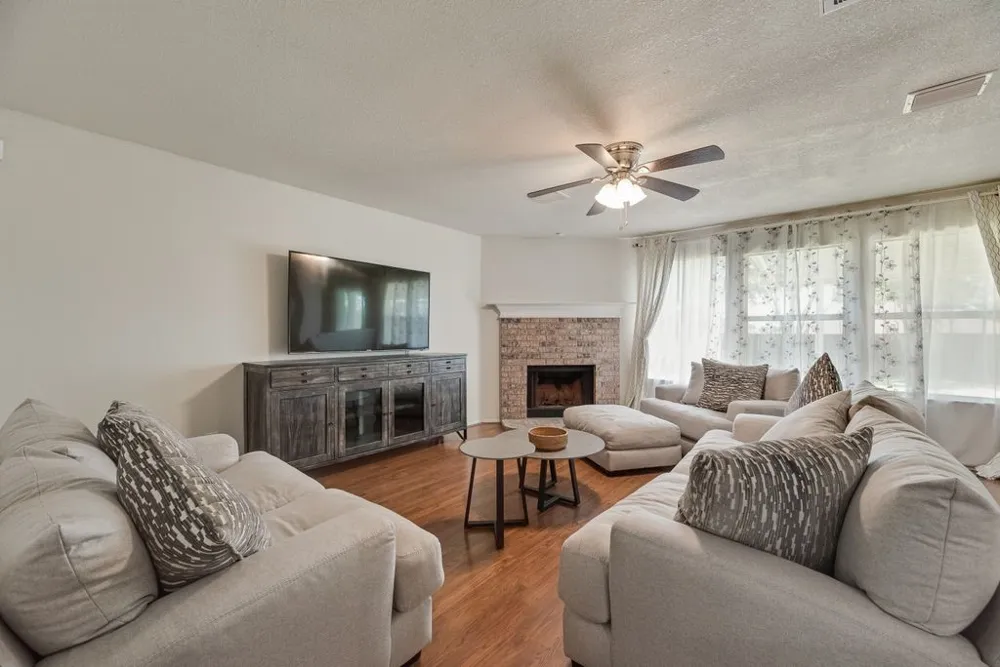 1421 Laurel Hall Lane Little Elm, TX 75068