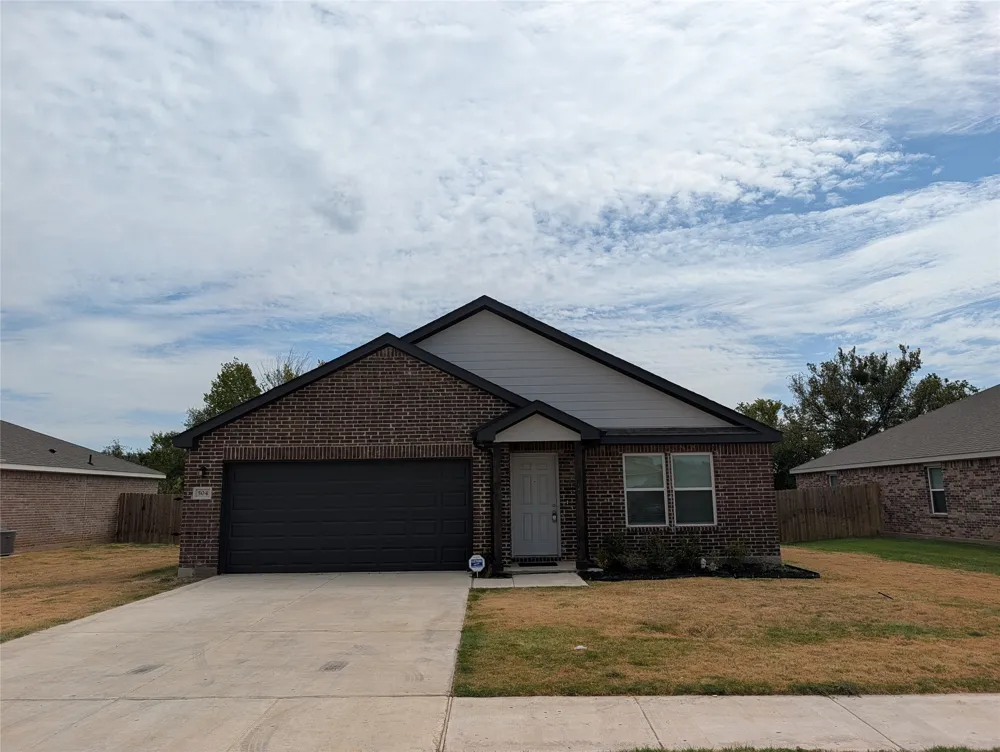 504 Jameson Street Springtown, TX 76082