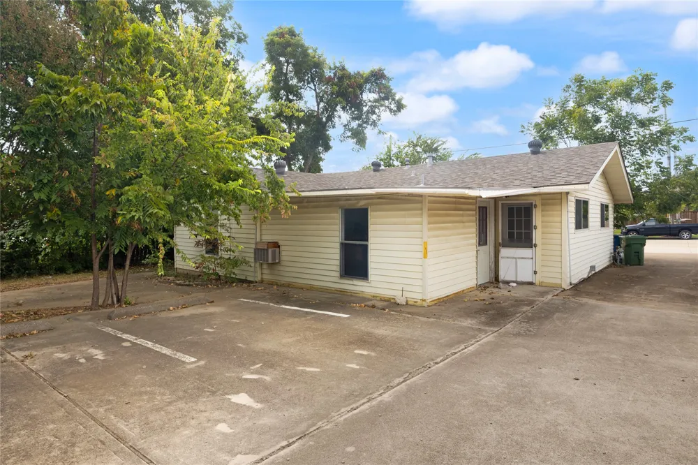 325 E Main Street Lewisville, TX 75057