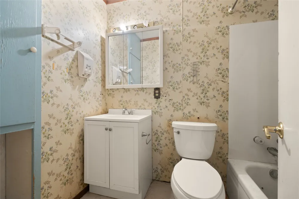 325 E Main Street Lewisville, TX 75057