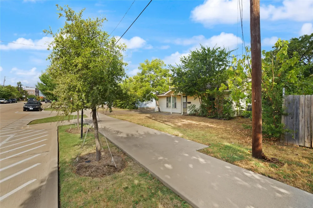 325 E Main Street Lewisville, TX 75057