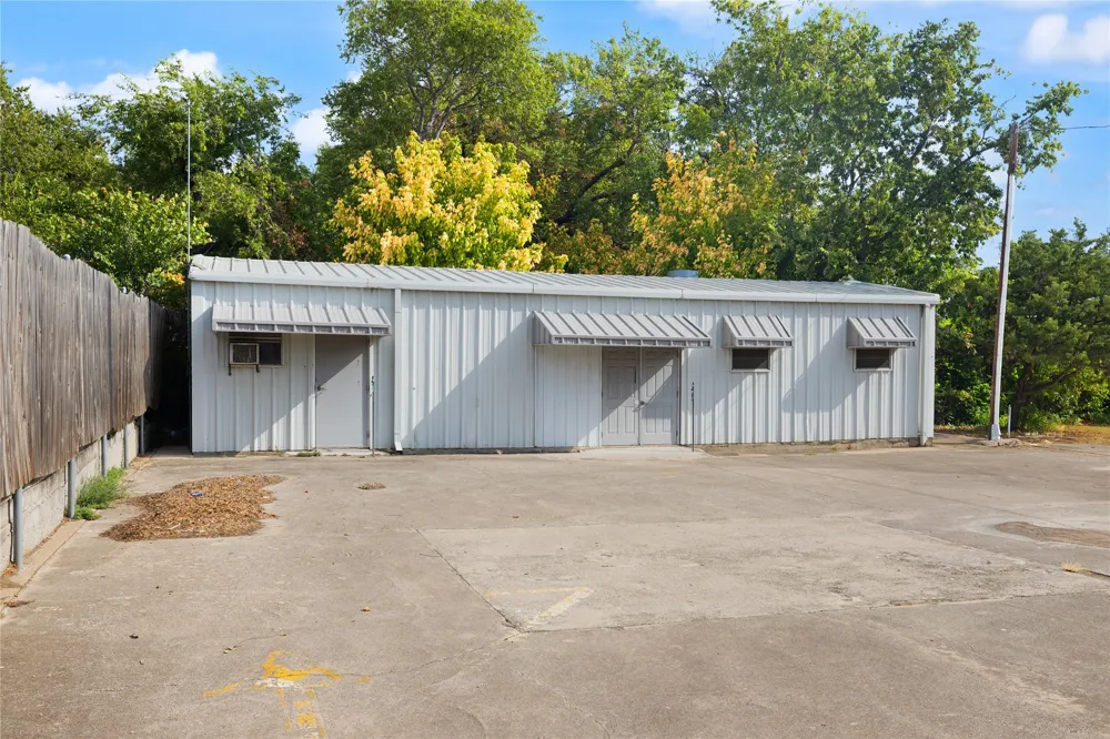 325 E Main Street Lewisville, TX 75057