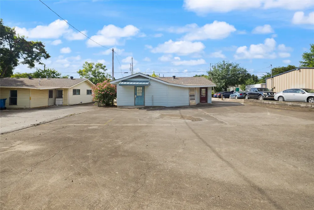 325 E Main Street Lewisville, TX 75057