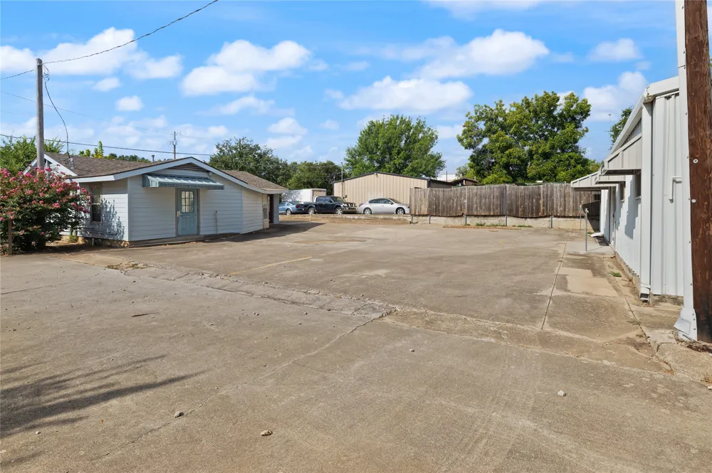 325 E Main Street Lewisville, TX 75057