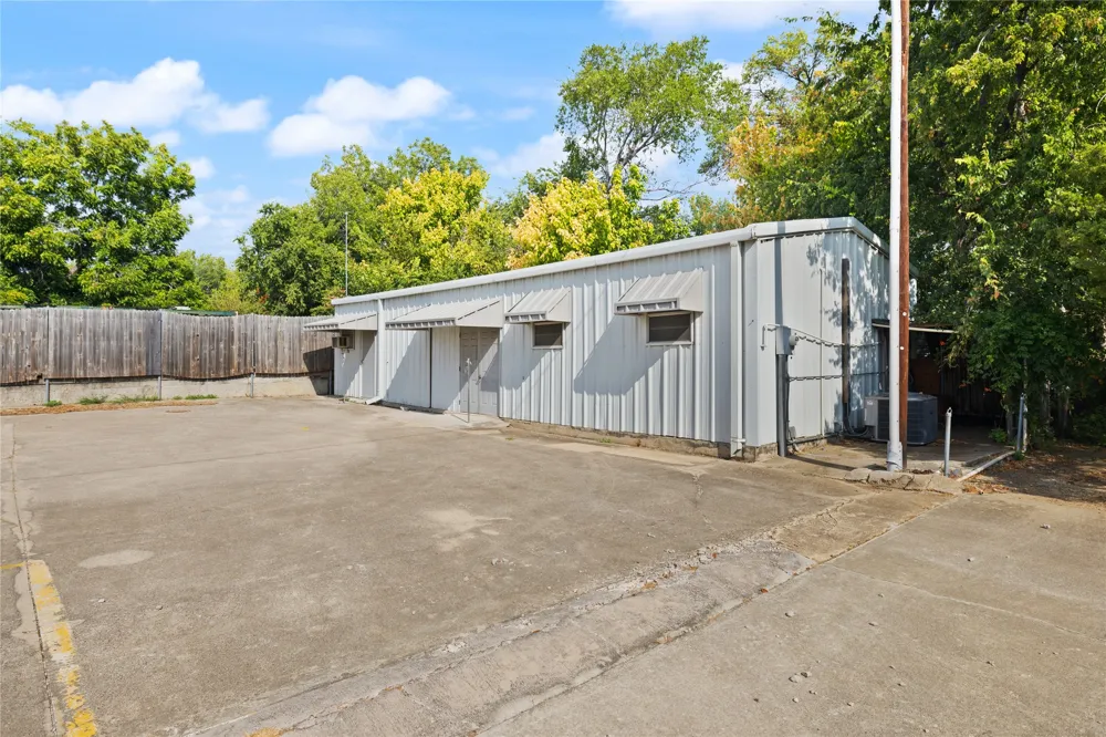 325 E Main Street Lewisville, TX 75057