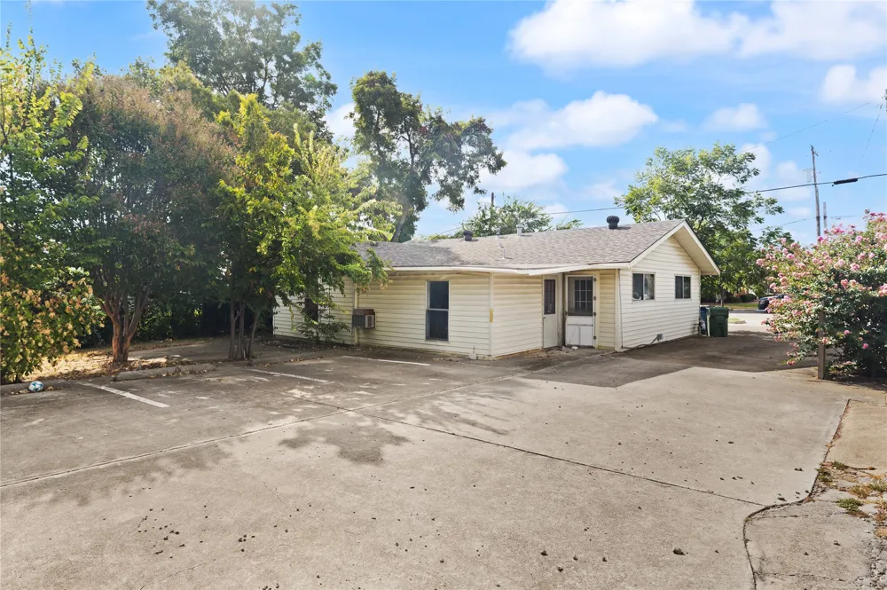 325 E Main Street Lewisville, TX 75057