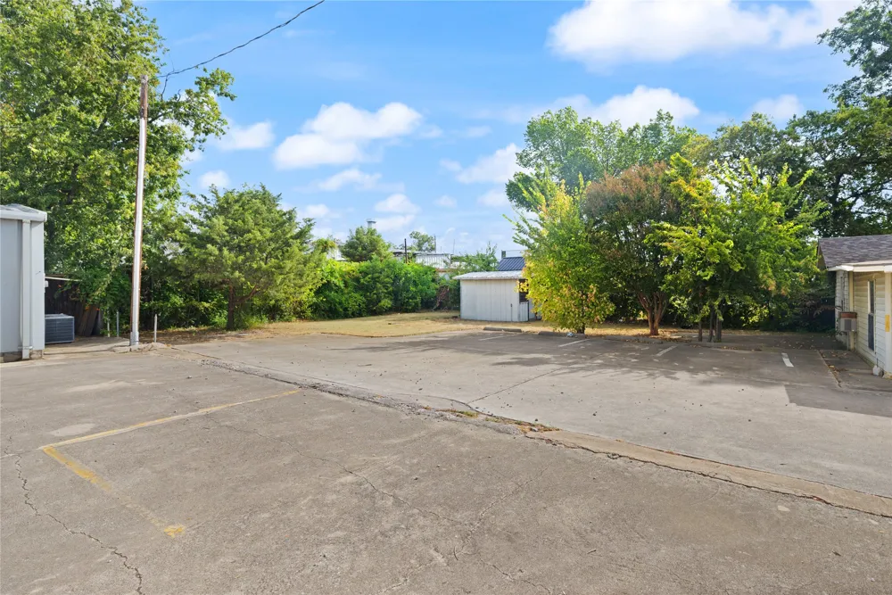 325 E Main Street Lewisville, TX 75057