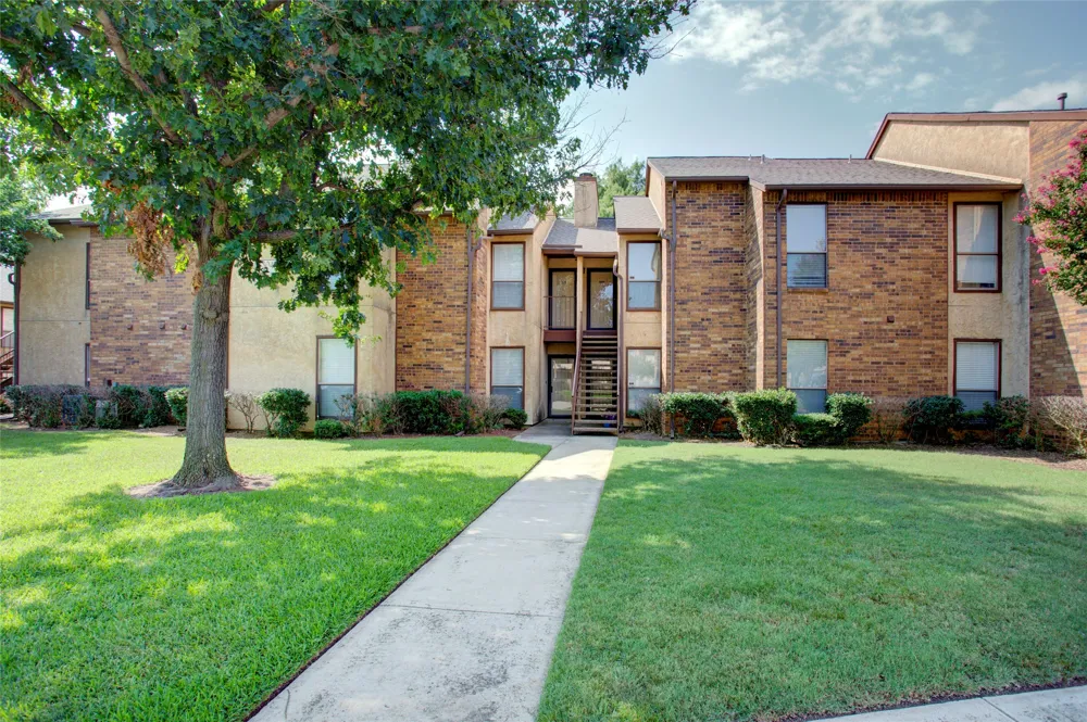 1304 Harwell Drive #4811 Arlington, TX 76011