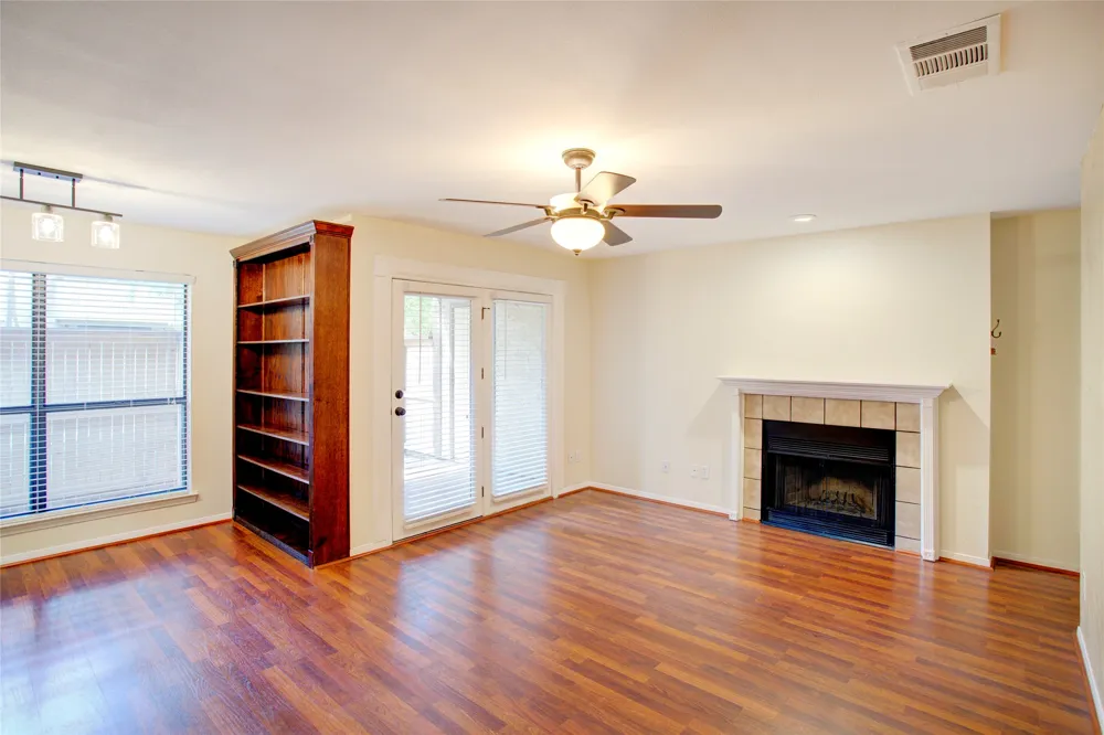 1304 Harwell Drive #4811 Arlington, TX 76011